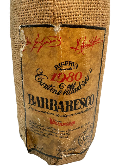 Barbaresco Cantine Villadoria 1980 flaske i rustik indpakning