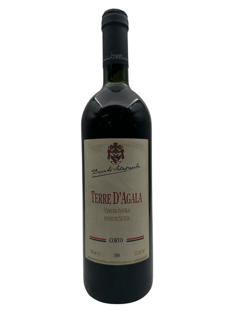 Flaske af rødvin Terre D'Agala Corvo 1989